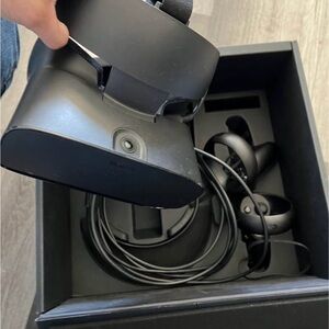 Oculus Charcoal VR Headset with Controllers